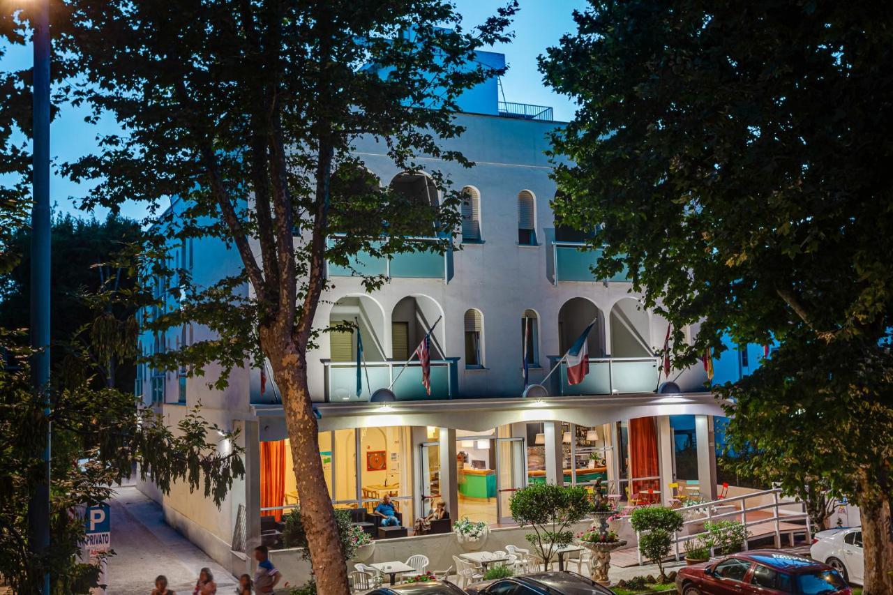 Hotel Admiral Cesenatico Exterior photo