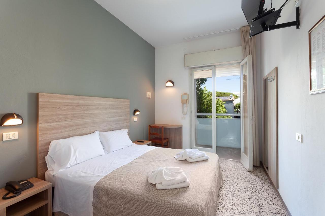 Hotel Admiral Cesenatico Exterior photo