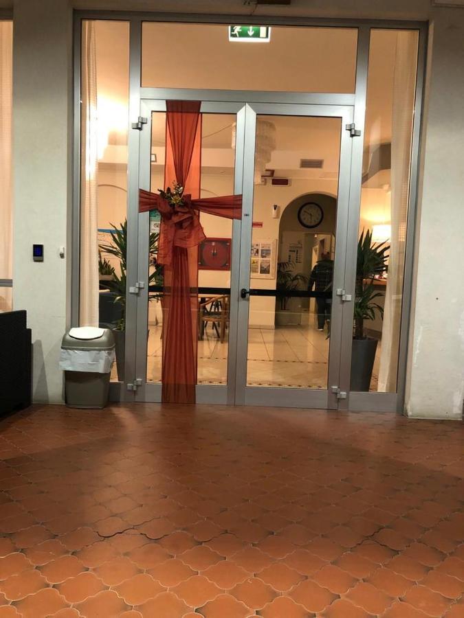 Hotel Admiral Cesenatico Exterior photo